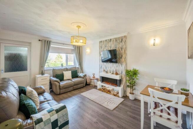 2 bed Semi-Detached for sale Image 9
