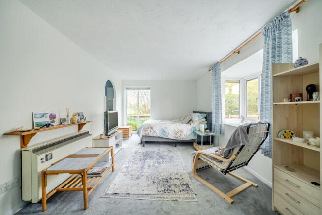 1438247-12-69cad1...