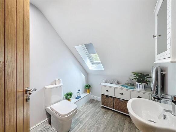 4 bed Semi-Detached for sale Image 8