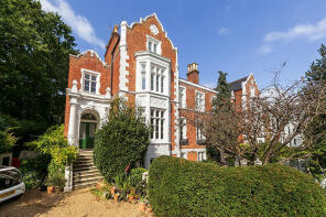 5b, Queens Road, Richmond TW10 6JW