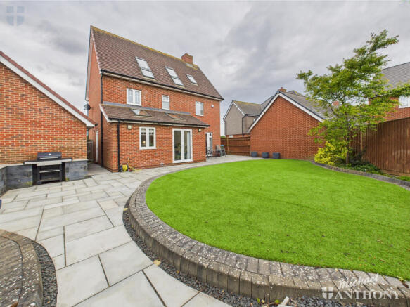 CAM03852G0-PR0297-STILL028