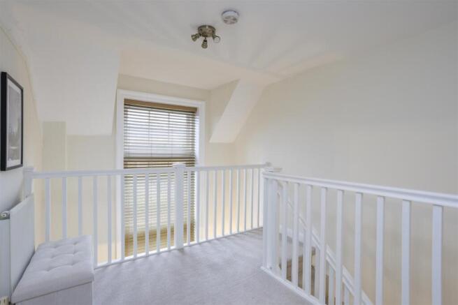 3 bed House for sale Image 10