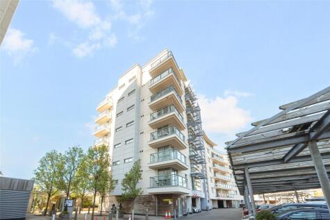Exon Apartments, Mercury Gardens, Romford, RM1