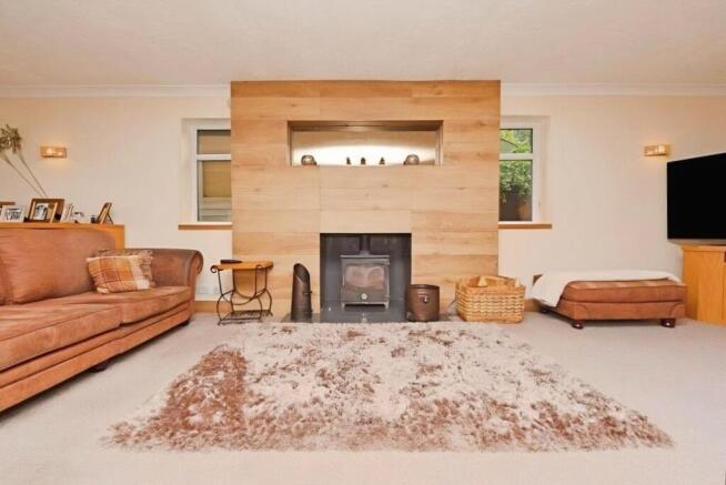 5 bed Detached for sale Image 6