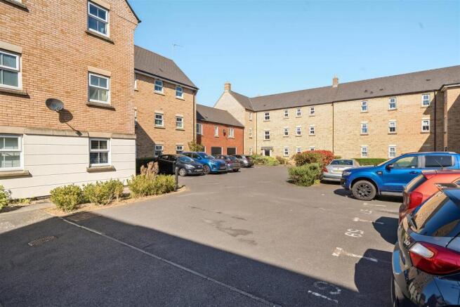 25 Alchester Court, Towcester