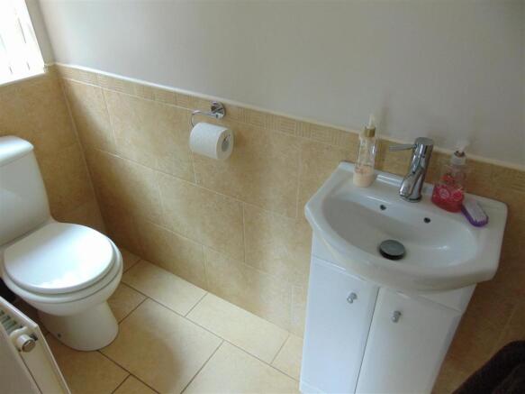 GUEST CLOAKROOM