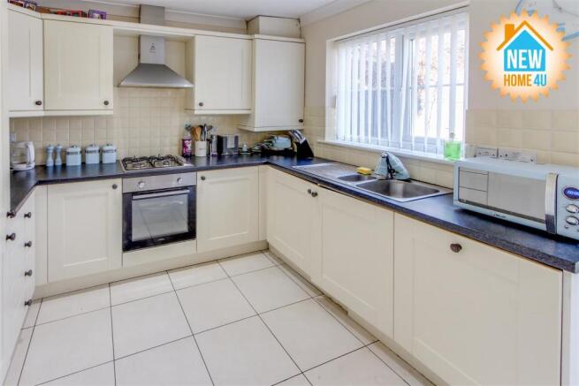 KITCHEN / DINER