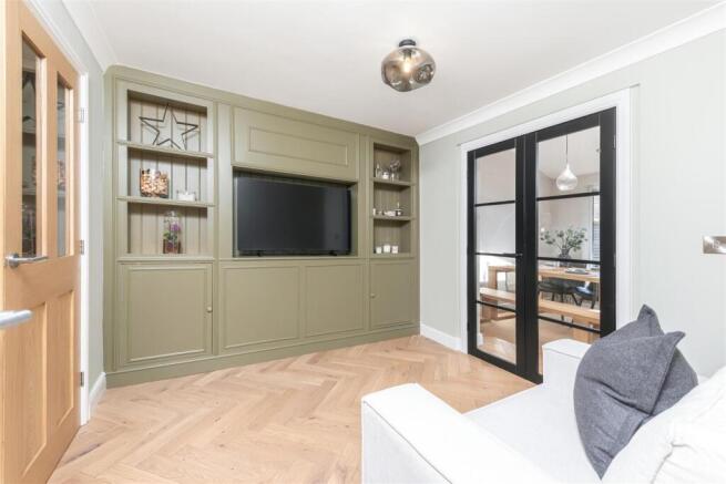 4 bed Detached for sale Image 4