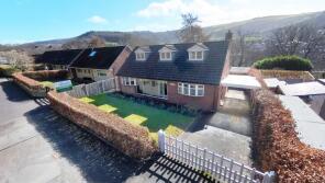 White Oaks, Wern Road, Llangollen LL20 8DU