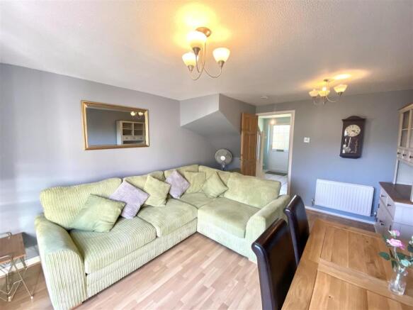 LIVING/DINING ROOM