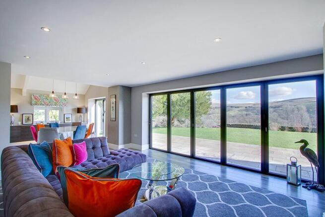 8 bed Detached for sale Image 10