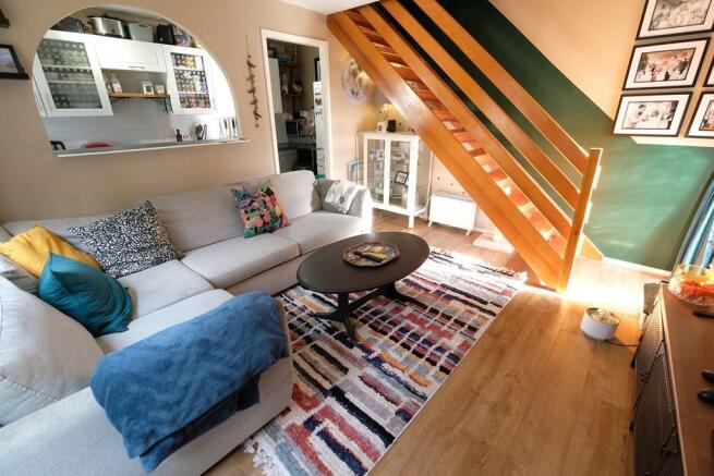 SITTING/DINING ROOM