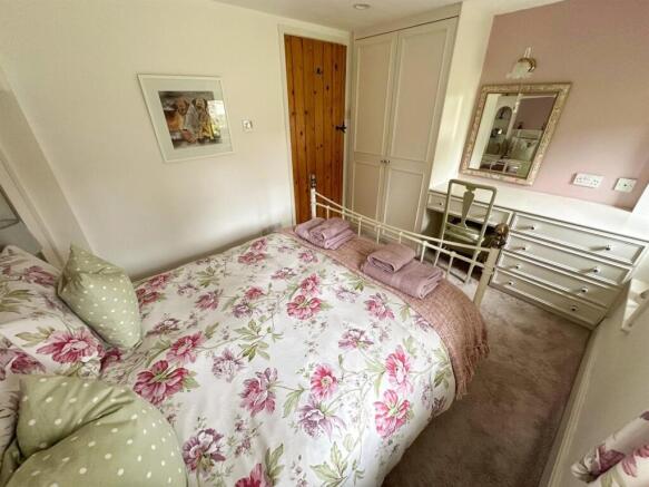 3 bed Cottage for sale Image 11