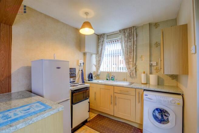 3 bed Semi-Detached for sale Image 6