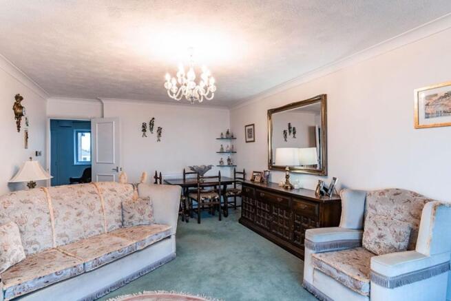 Lounge / Dining Room