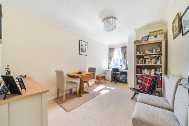 2 bed Retirement Property for sale Image 9
