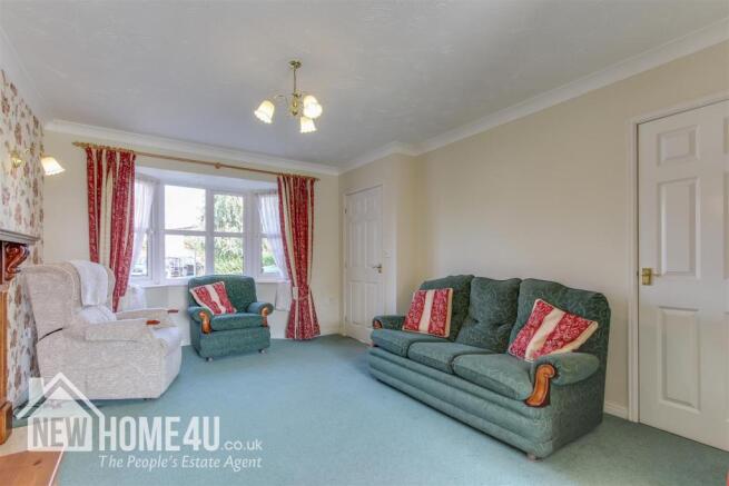 LOUNGE:
