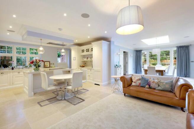 Grove Road, Beaconsfield, Buckinghamshire, HP9 photo 2