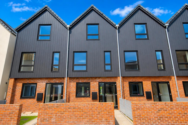 4 bed Terraced for sale Image 9
