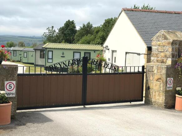 2-bed caravan on Reynard Crag Lane, High Birstwith, Harrogate, £84,950
