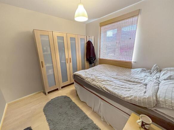 4 bed Town House for sale Image 10