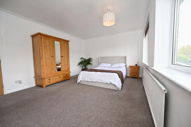 4 bed Detached for sale Image 10