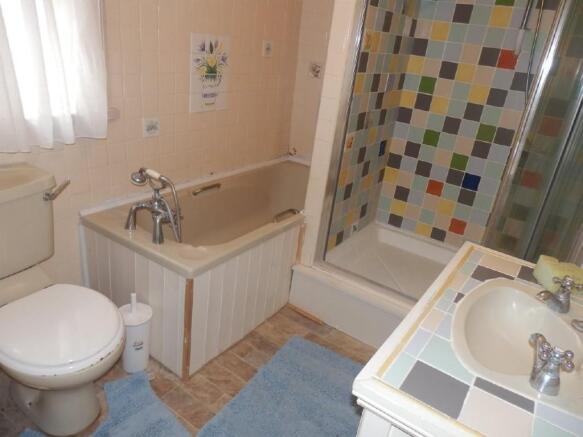 BATH/SHOWER ROOM