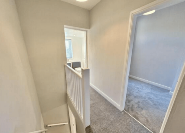 2 bed Terraced to rent Image 8