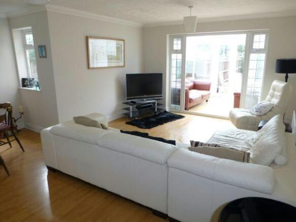 Lounge/Dining Room E