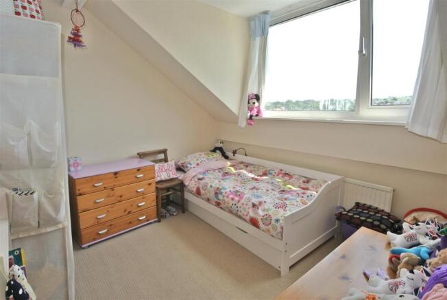 Top Floor Rear Bedroom
