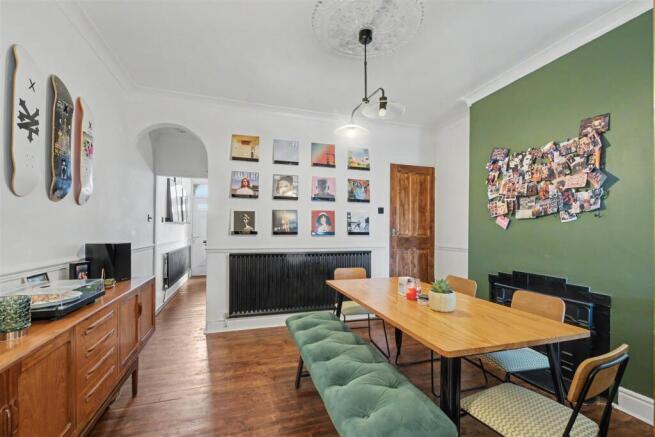 Dining Room_1.jpeg