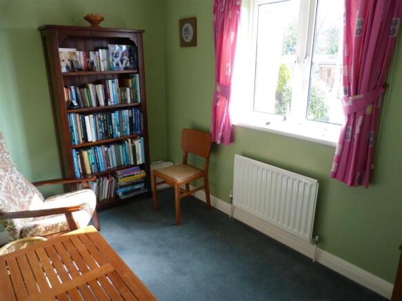 BEDROOM 4