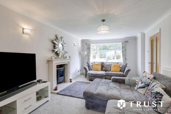 4 bed Detached for sale Image 9