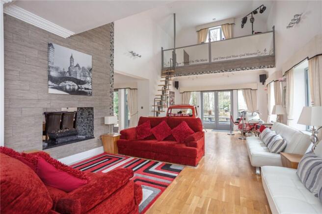 9 bed Detached for sale Image 4