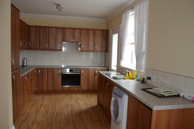 Dining/kitchen