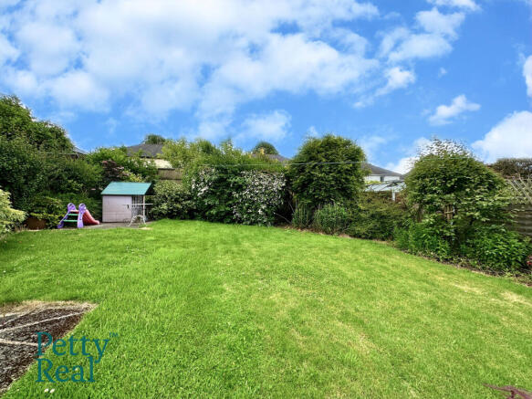 2 bed Semi-Detached Bungalow for sale Image 7