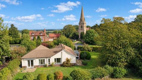 Queen Catherine Road, Steeple Claydon, Buckingham, MK18 2PY
