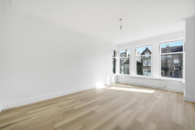 3 bed Apartment for sale Image 5