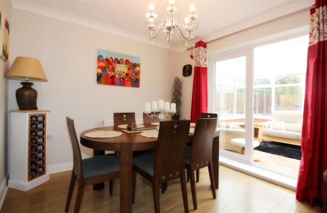7005_Cawthorn Close.