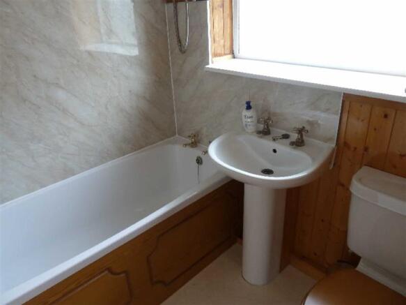HOUSE BATHROOM / WC