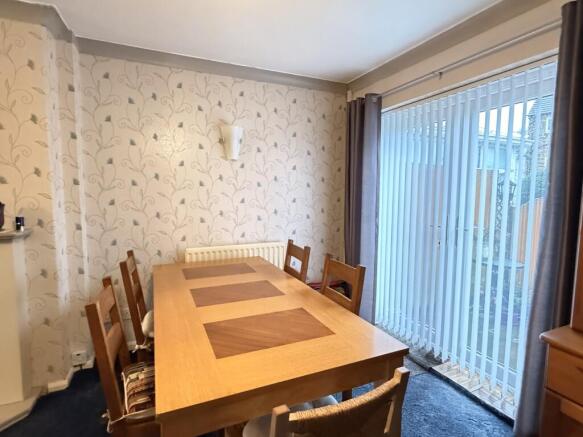 4 bed Semi-Detached for sale Image 4