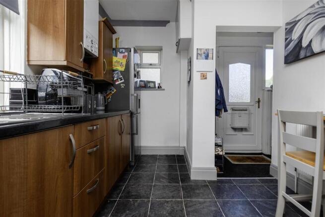 2 bed Semi-Detached for sale Image 5