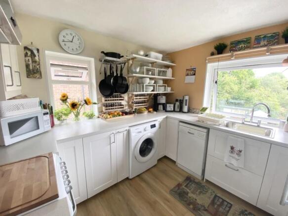 moat kitchen.jpg