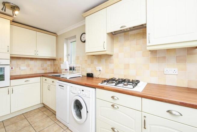 2 bed Semi-Detached Bungalow for sale Image 7
