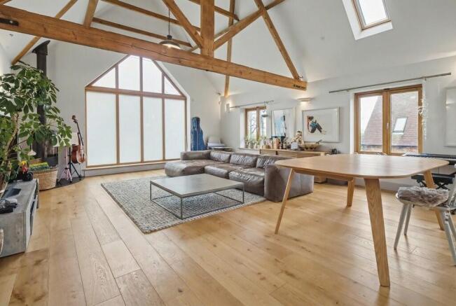 Living Area - Ang...