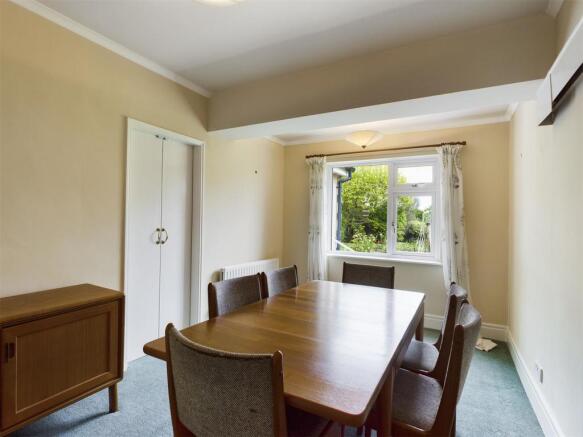 Dining room.jpg