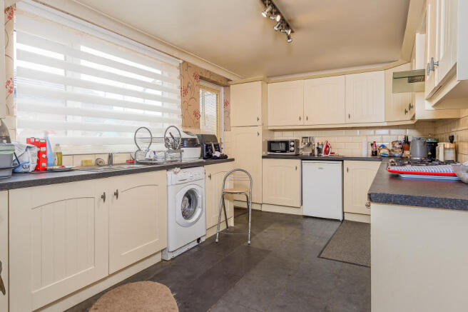 3 bed Terraced for sale Image 5