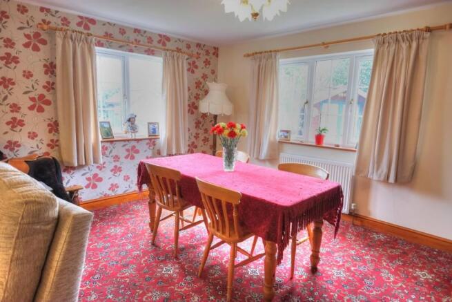 Lounge/Dining Room
