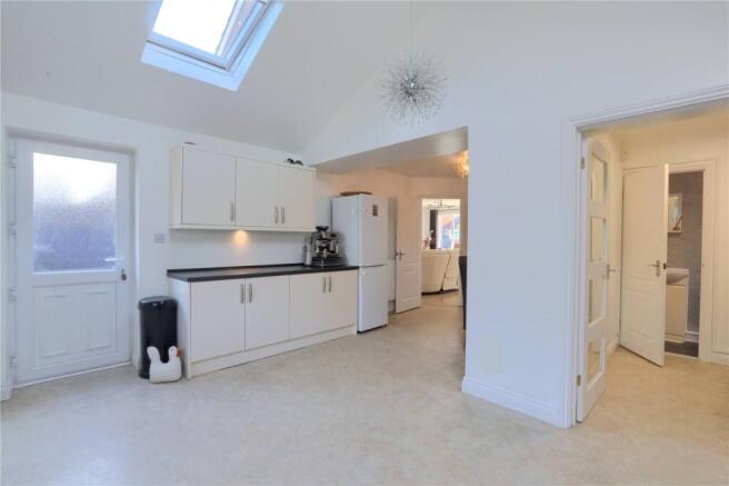 4 bed Detached for sale Image 8