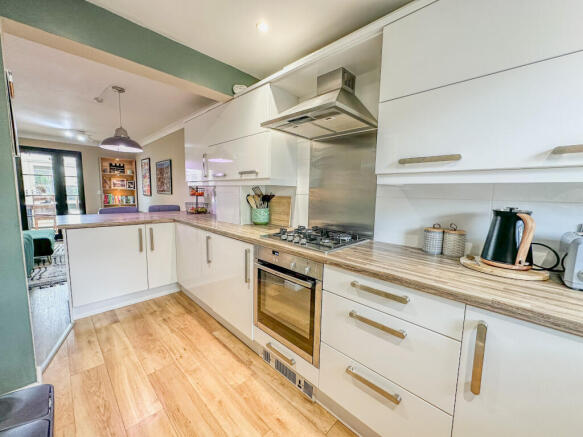 3 bed Town House to rent Image 8